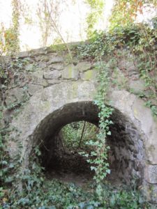 Ponte sul n°8, là dove passava il trenino spinto dalla motrice a pignone.